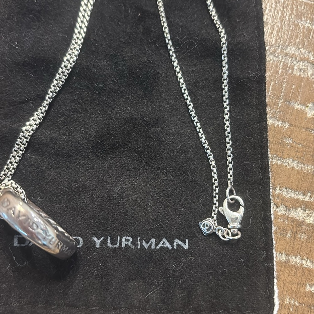 David Yurman cable heart necklace 
Cable Collection pre-loved great condition - Picture 4 of 5